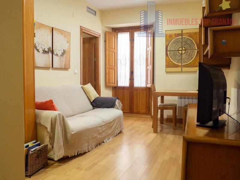 For sale of flat in Granada