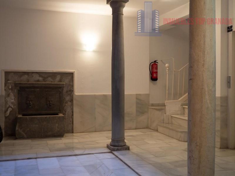 For sale of flat in Granada