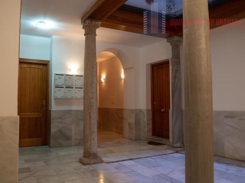 For sale of flat in Granada