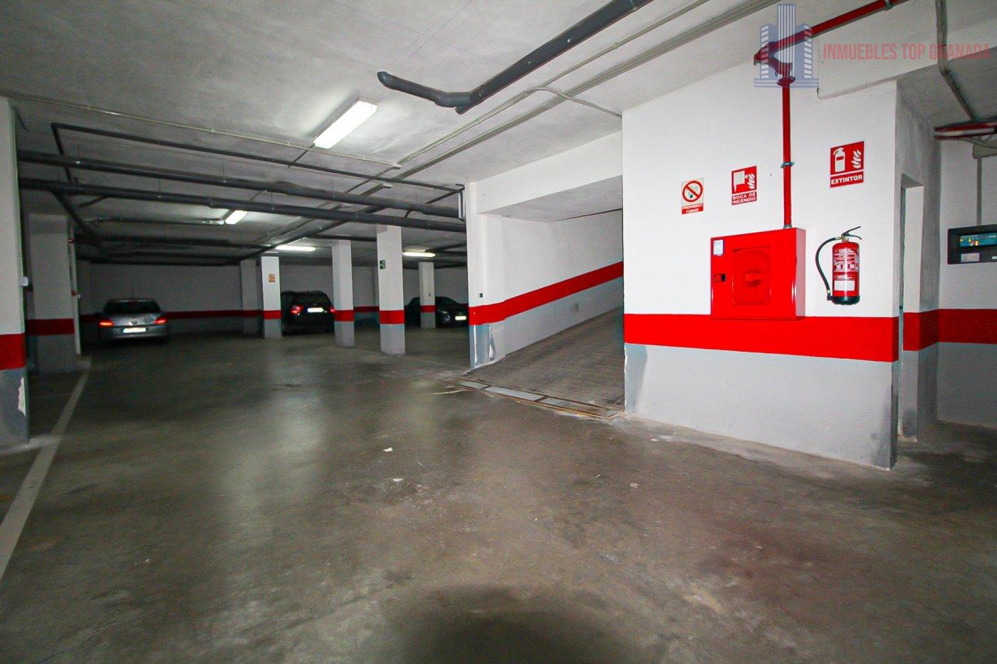 For sale of flat in Vélez de Benaudalla
