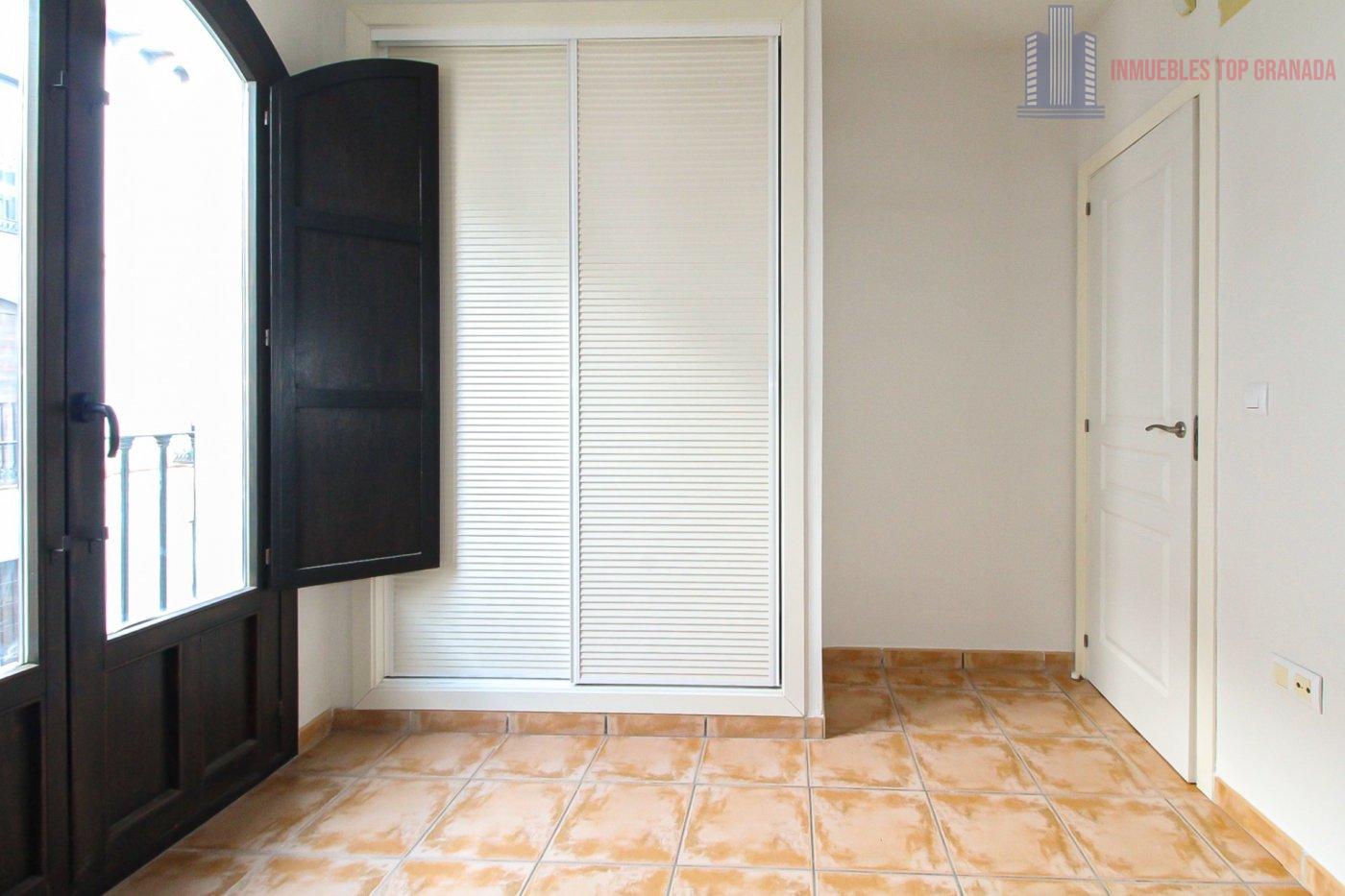For sale of flat in Vélez de Benaudalla