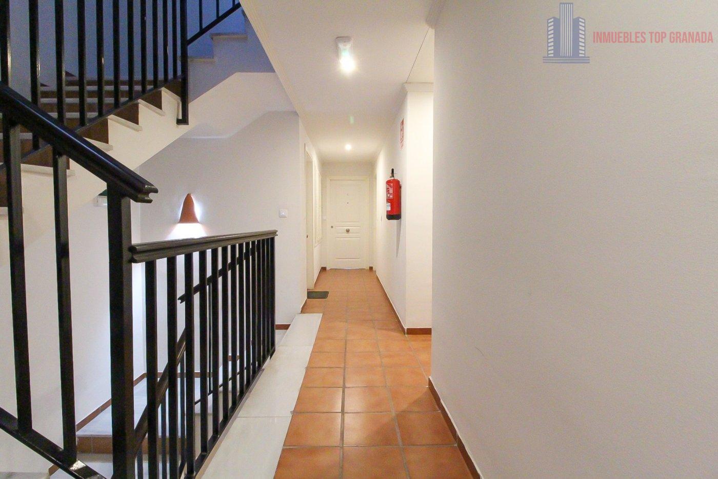 For sale of flat in Vélez de Benaudalla