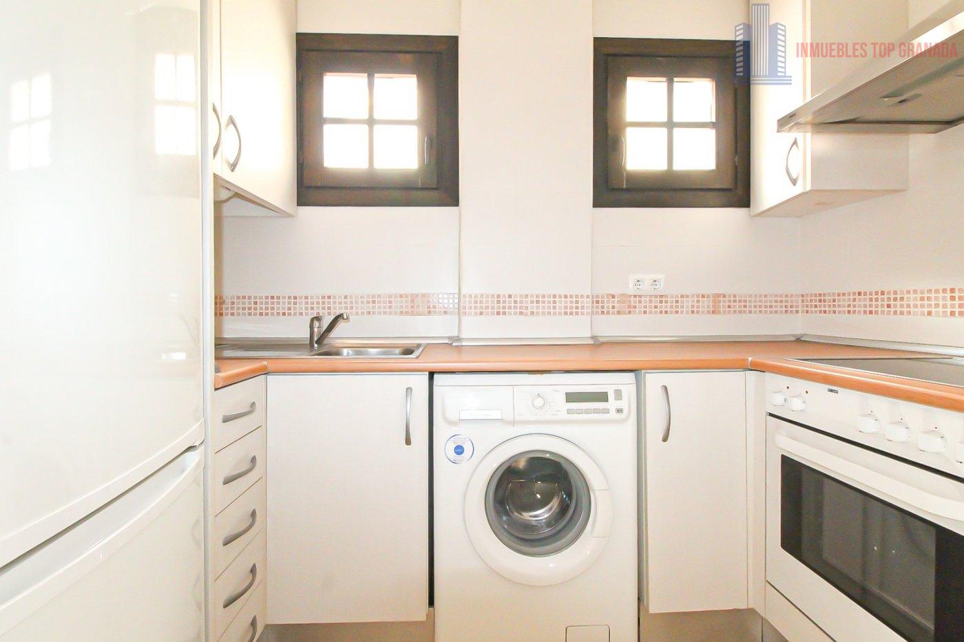 For sale of flat in Vélez de Benaudalla