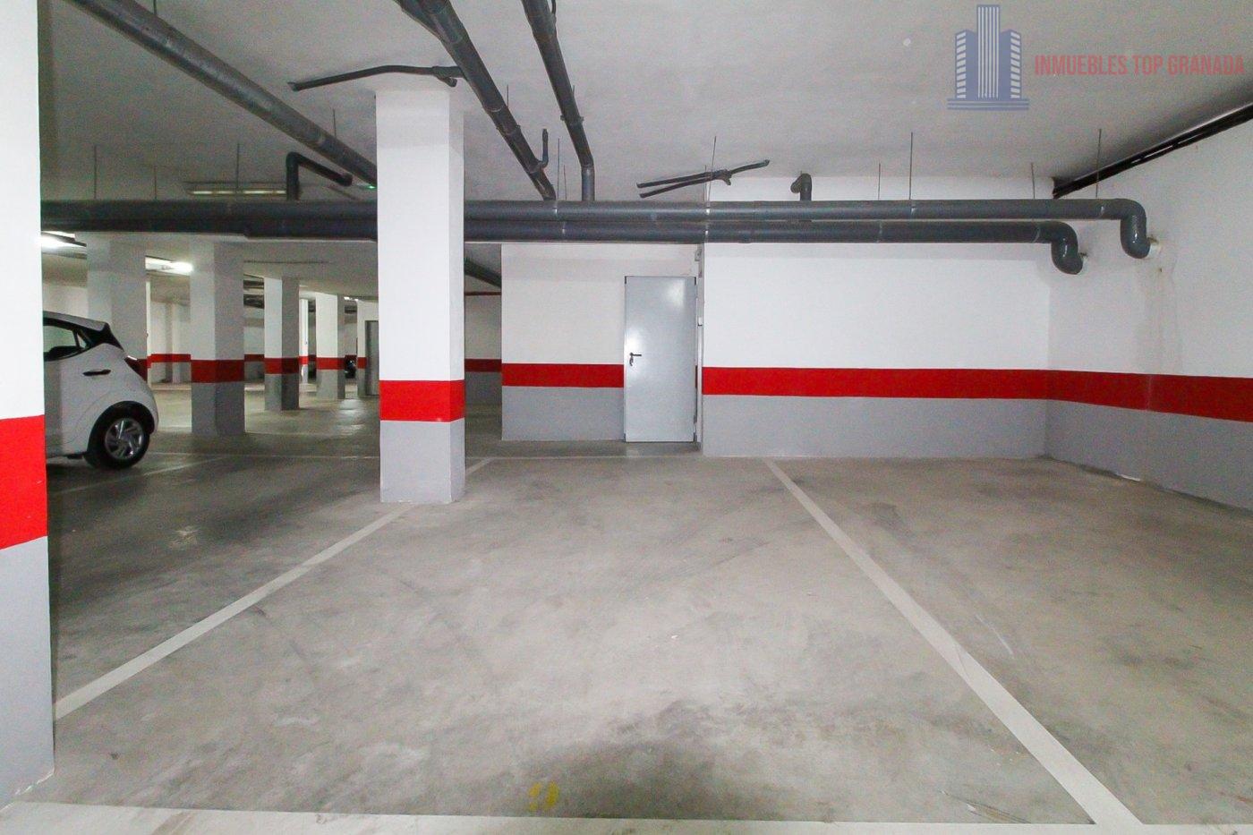 For sale of flat in Vélez de Benaudalla