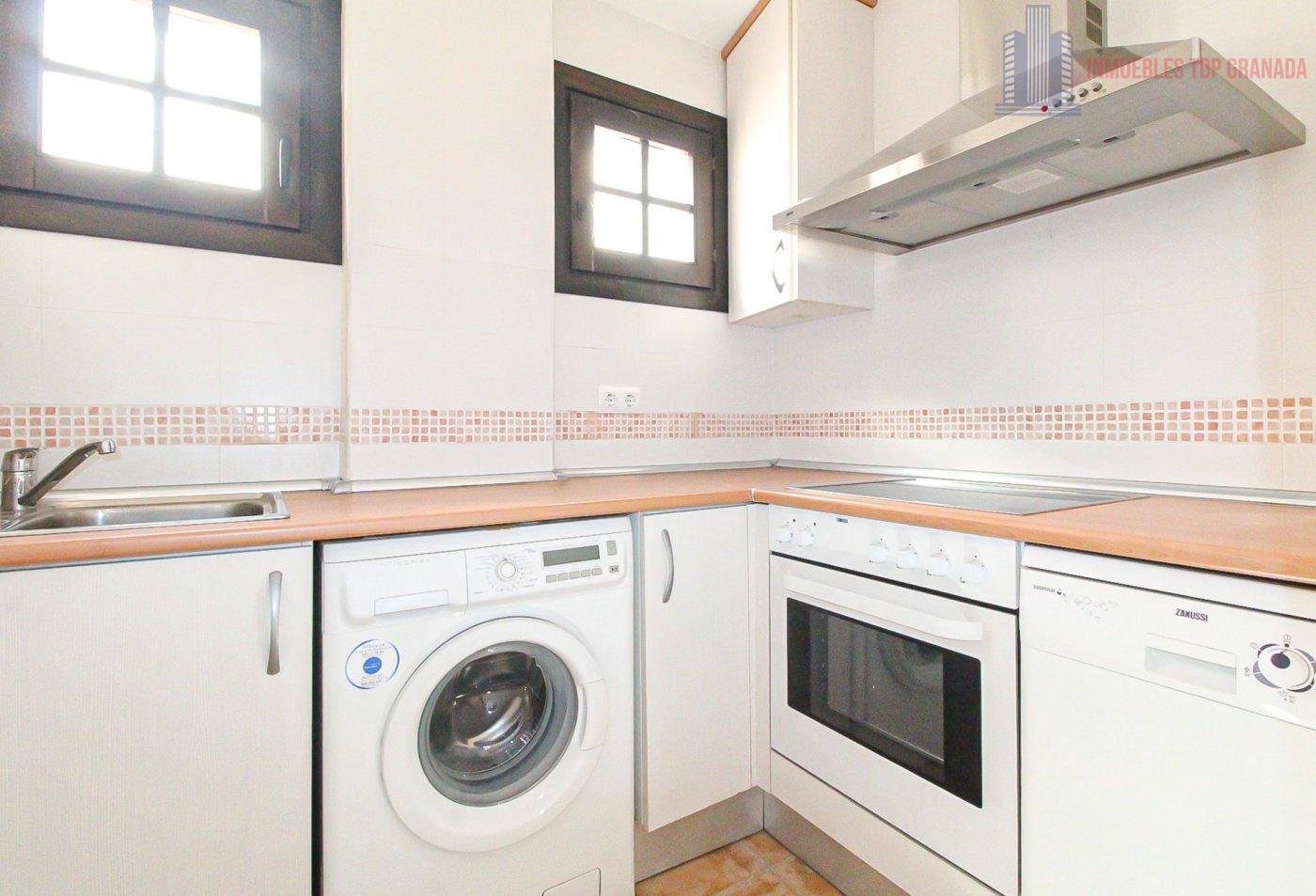For sale of flat in Vélez de Benaudalla