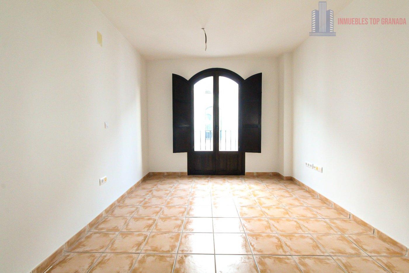 For sale of flat in Vélez de Benaudalla