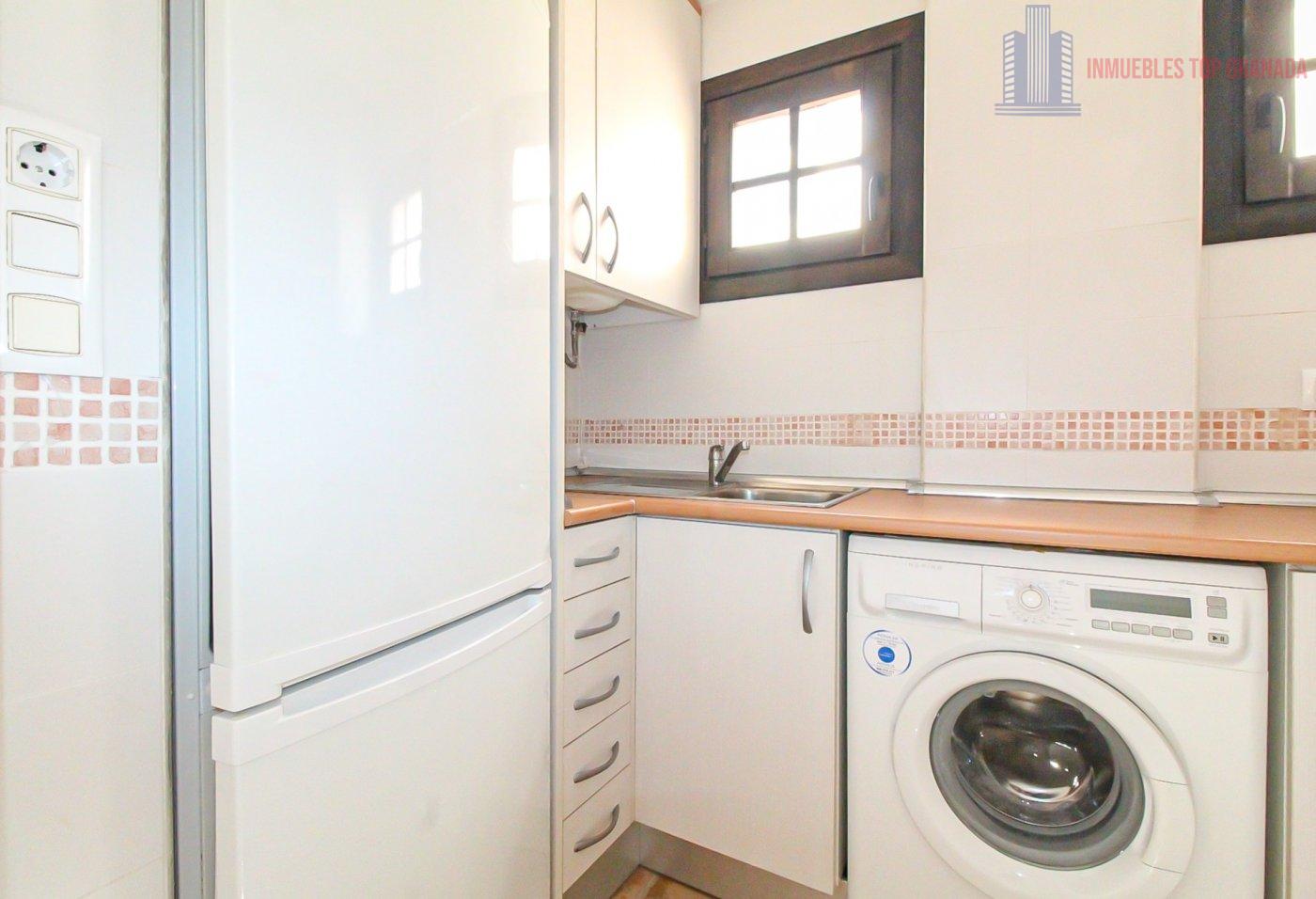 For sale of flat in Vélez de Benaudalla