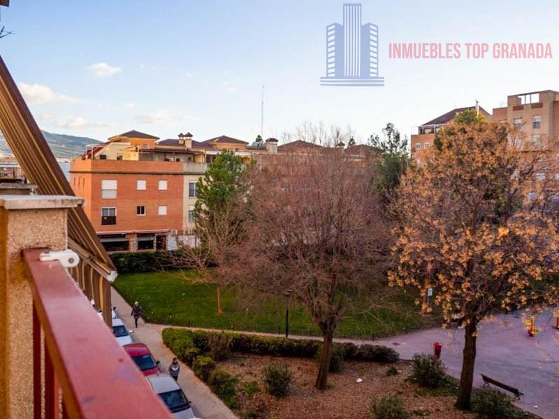 For sale of flat in Granada