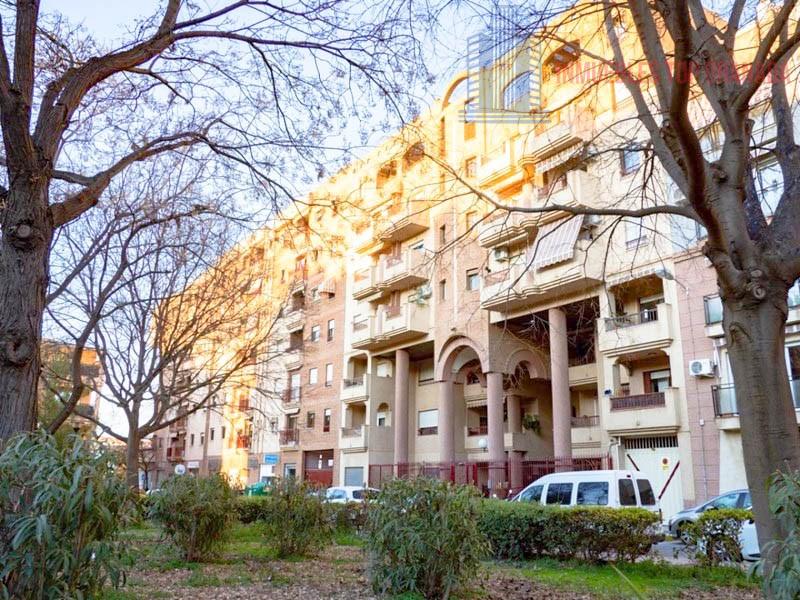 For sale of flat in Granada
