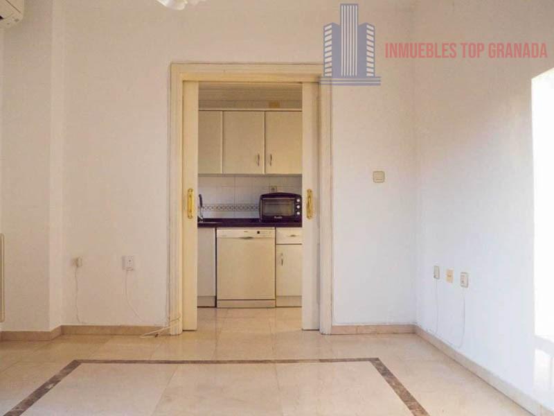 For sale of flat in Granada