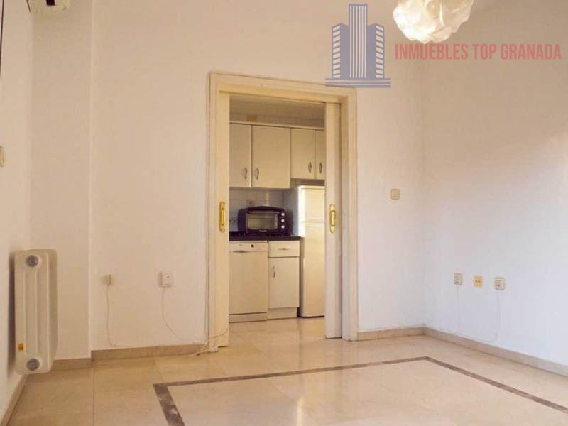 For sale of flat in Granada
