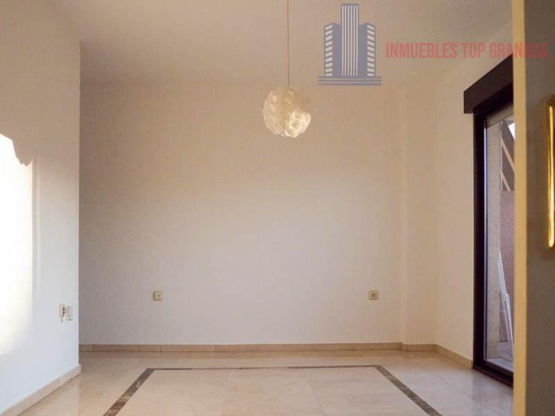 For sale of flat in Granada
