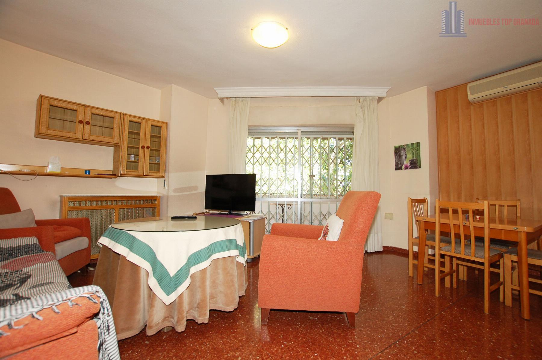For sale of flat in Granada