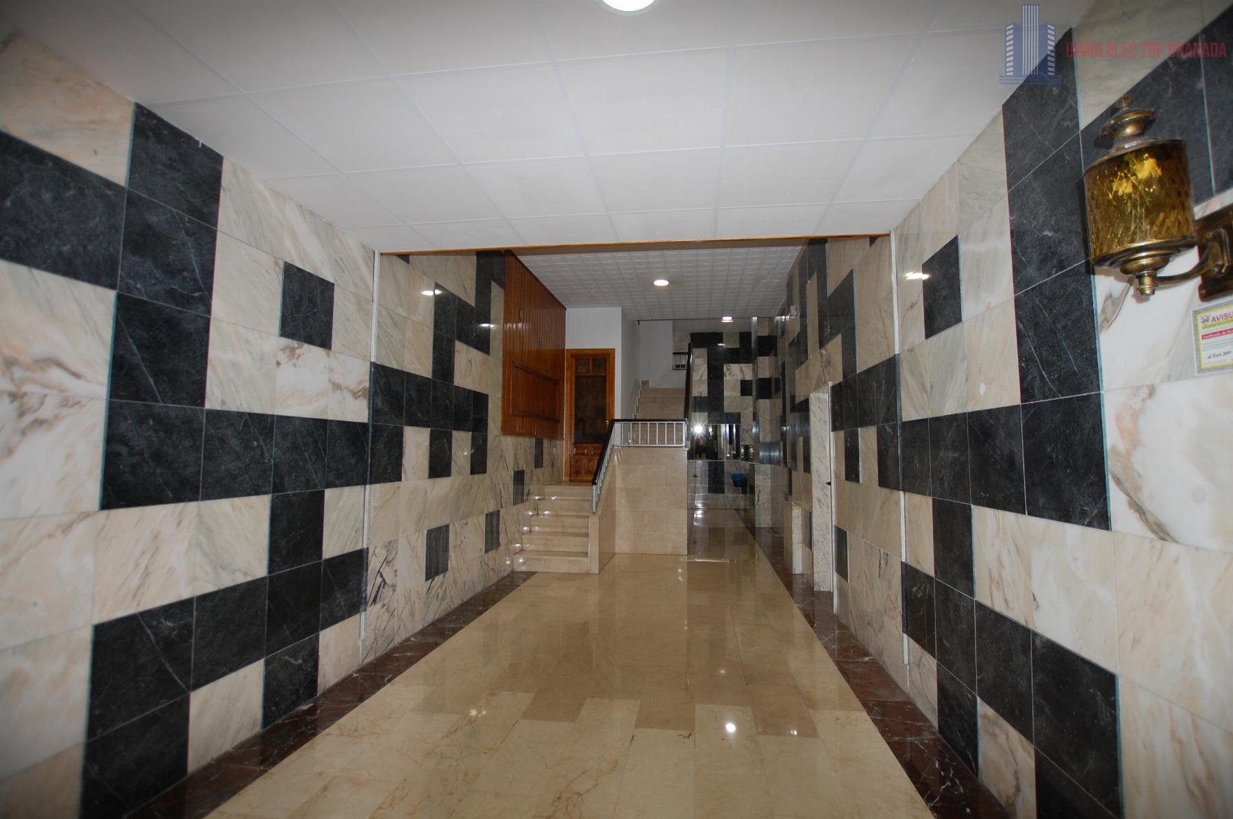 For sale of flat in Granada