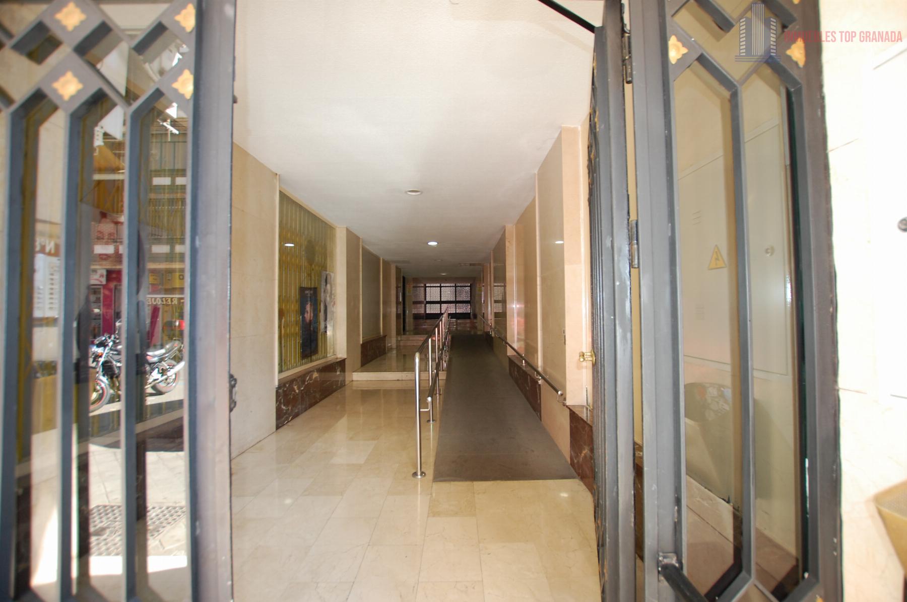 For sale of flat in Granada