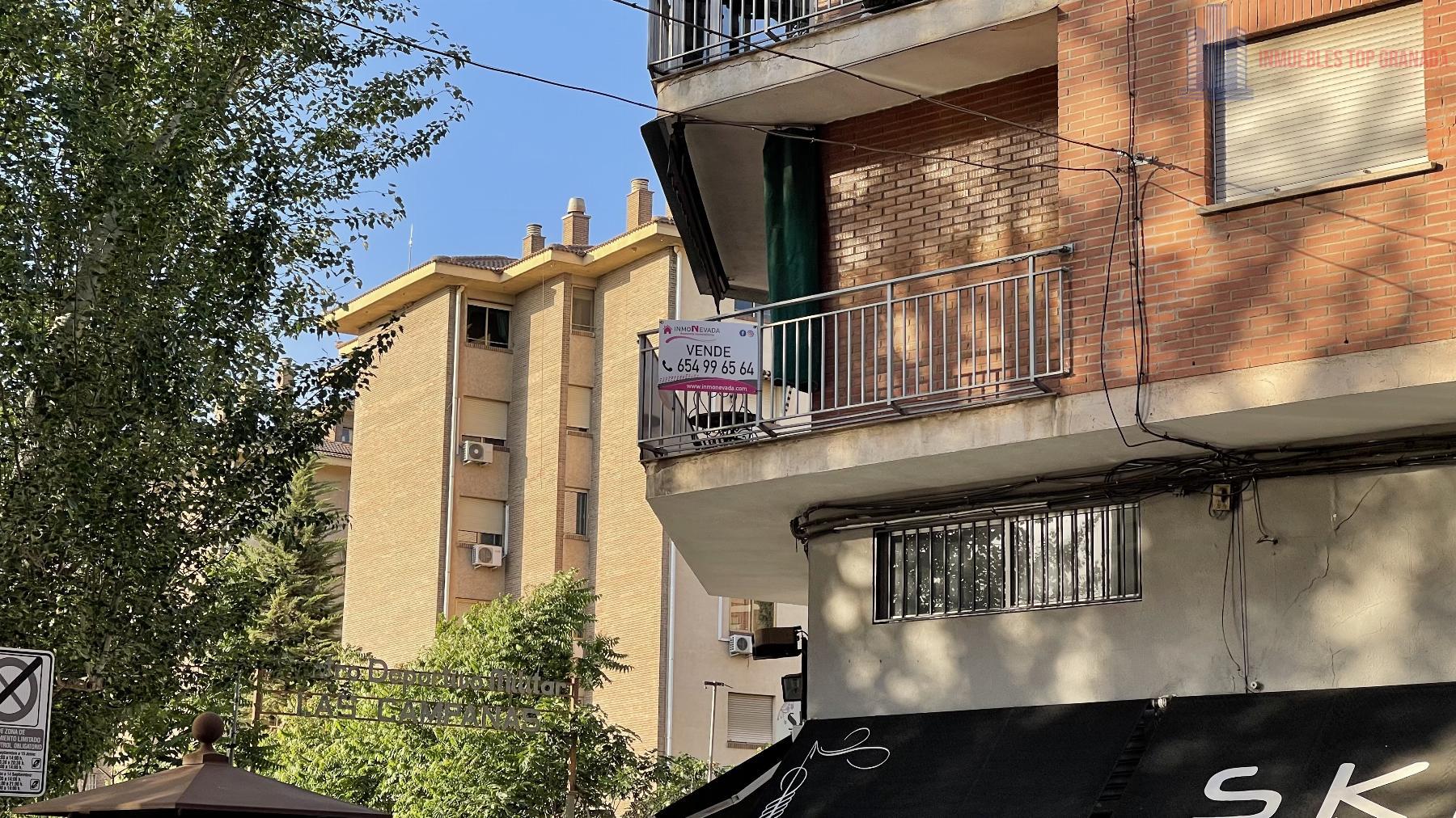 For sale of flat in Granada