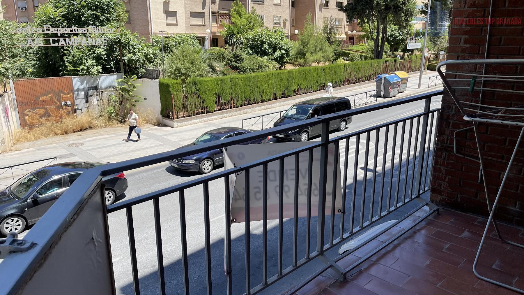 For sale of flat in Granada