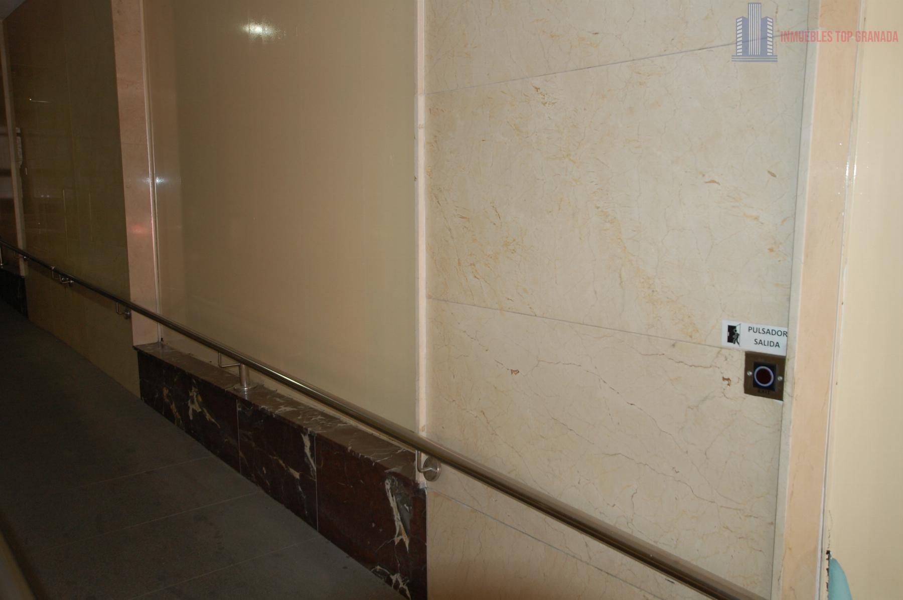 For sale of flat in Granada