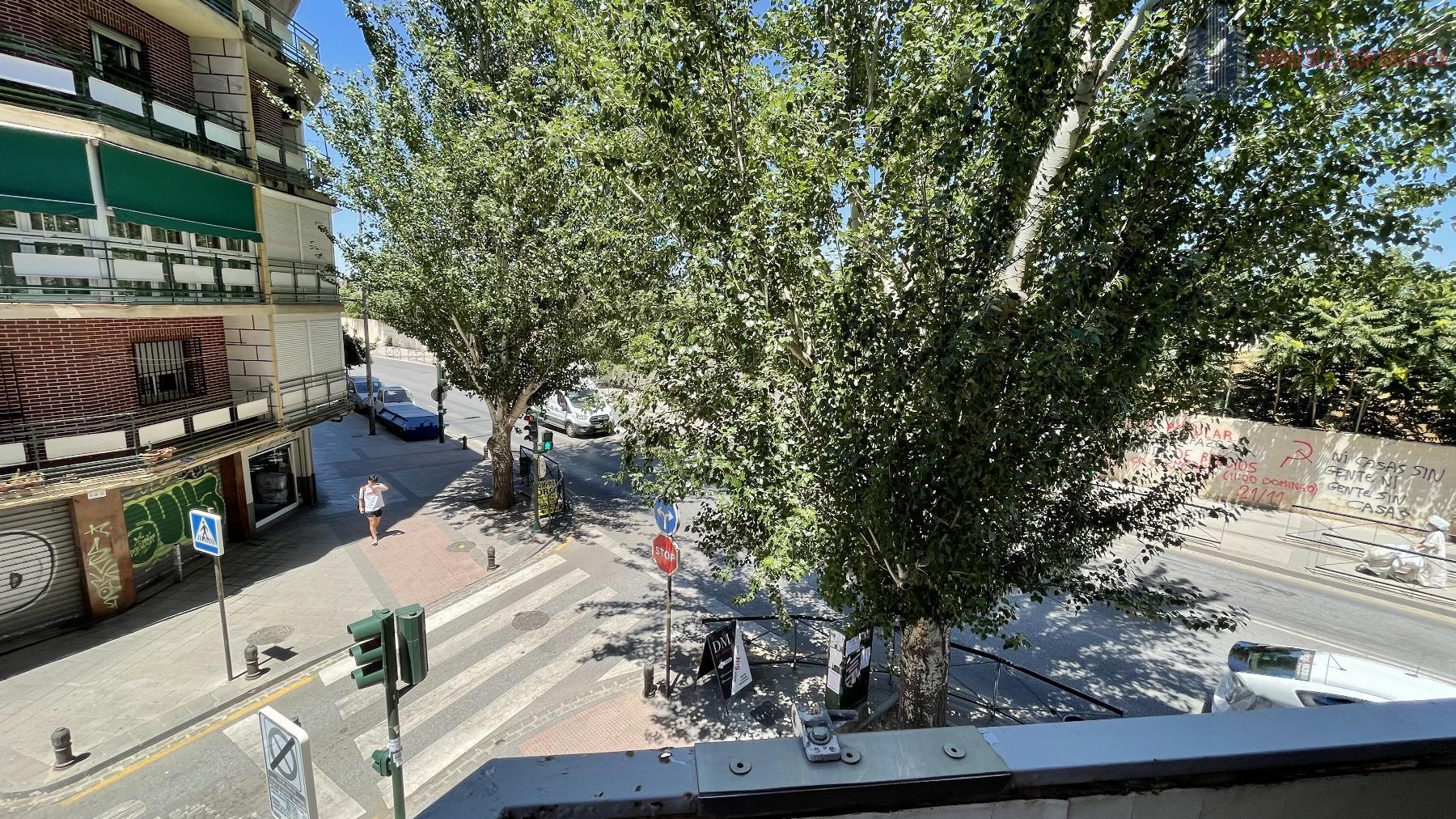 For sale of flat in Granada