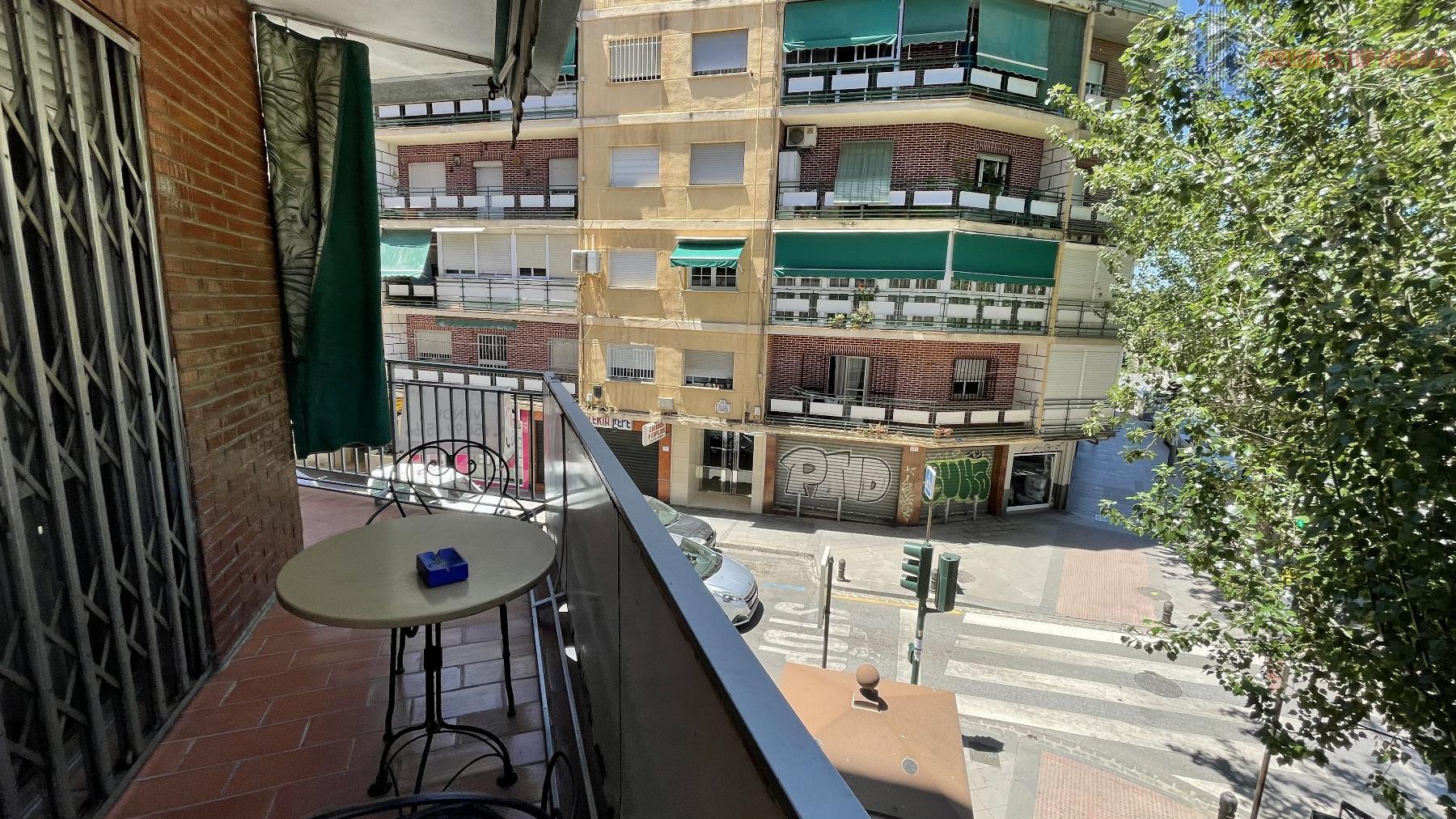 For sale of flat in Granada