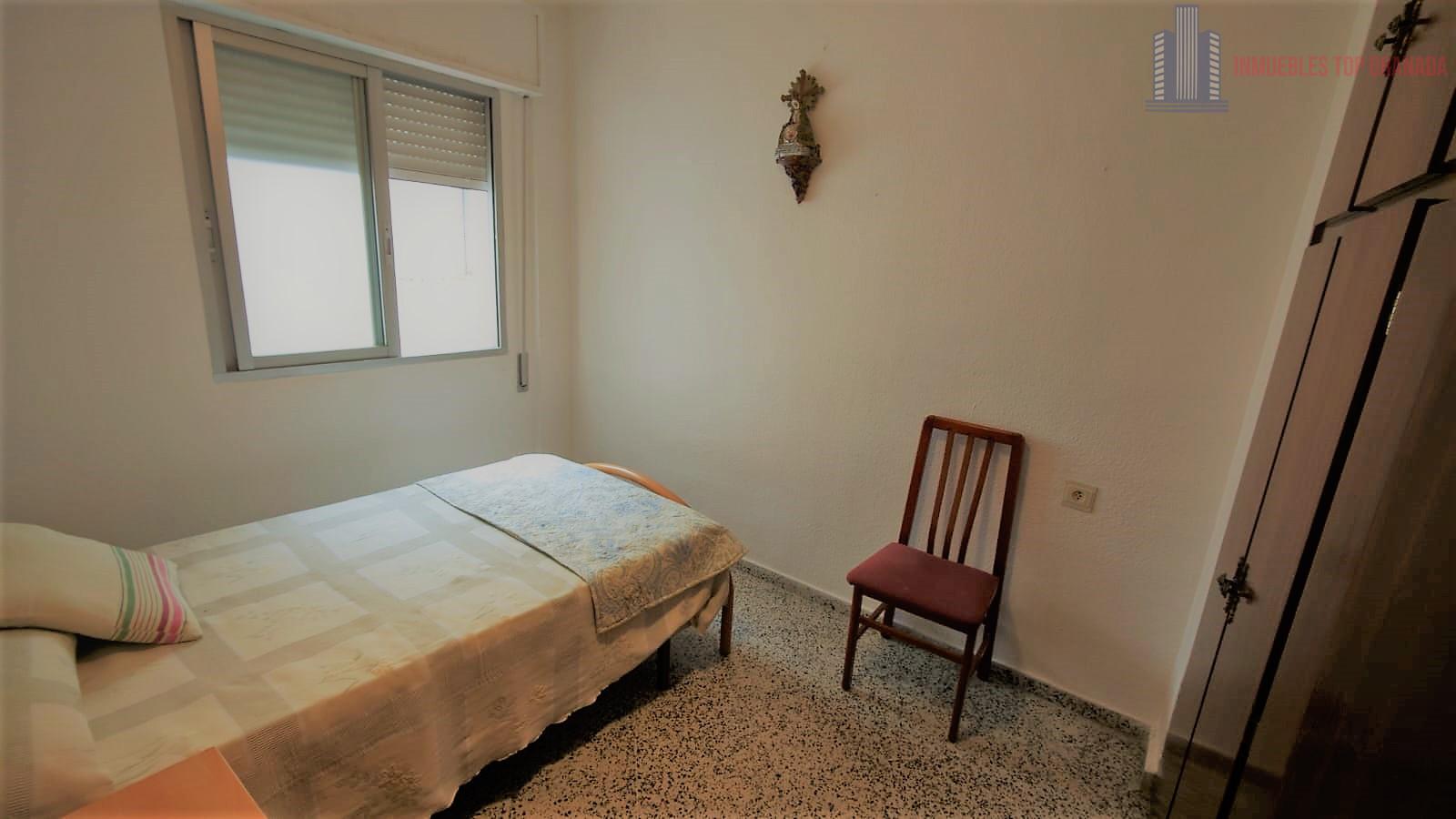 For sale of flat in Granada
