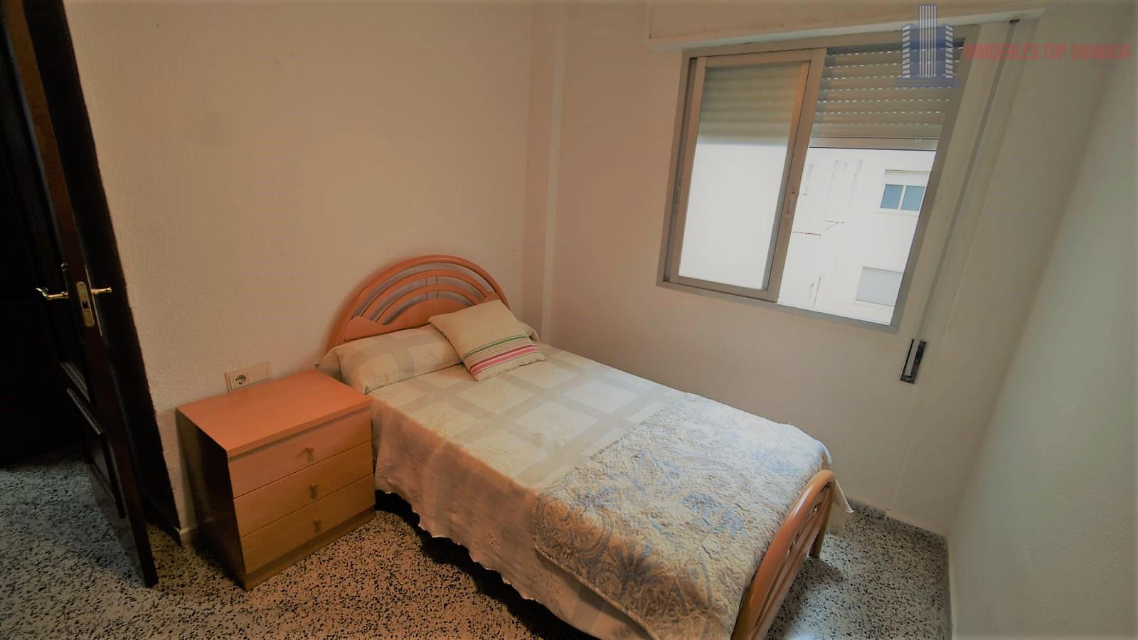 For sale of flat in Granada