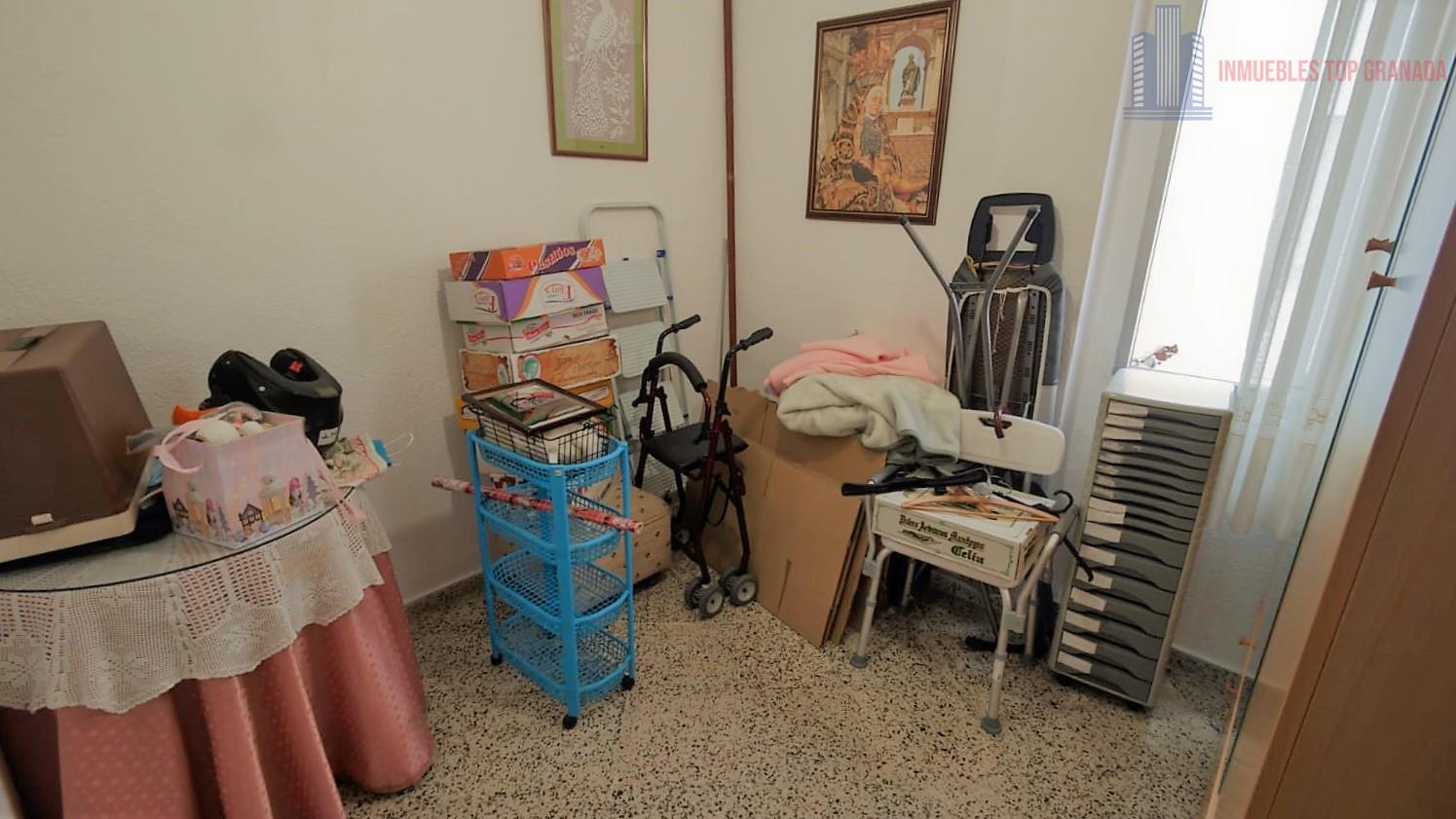 For sale of flat in Granada