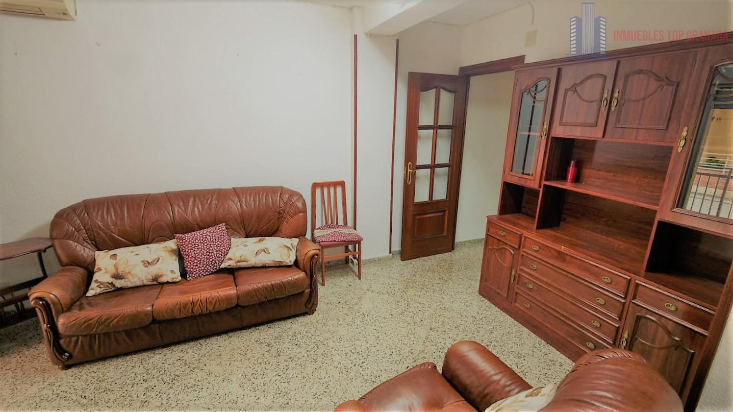 For sale of flat in Granada
