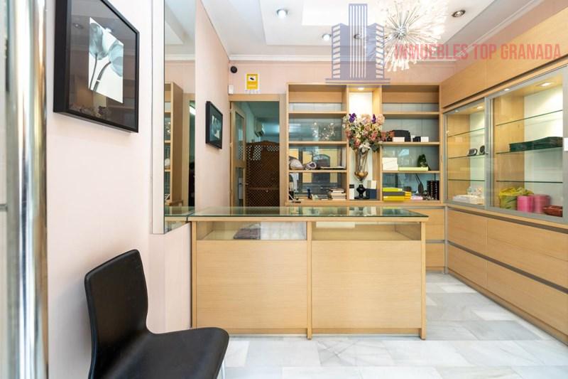 For sale of commercial in Granada