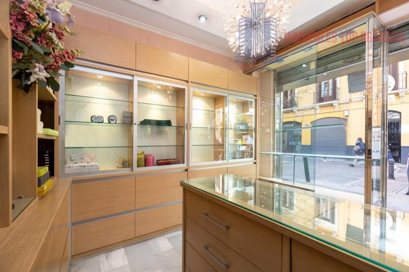 Venta de local comercial en Granada