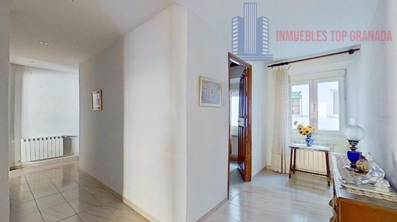 For sale of flat in Granada