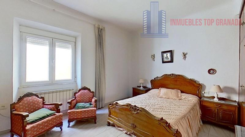 For sale of flat in Granada