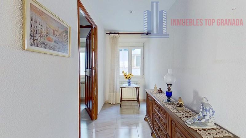 For sale of flat in Granada