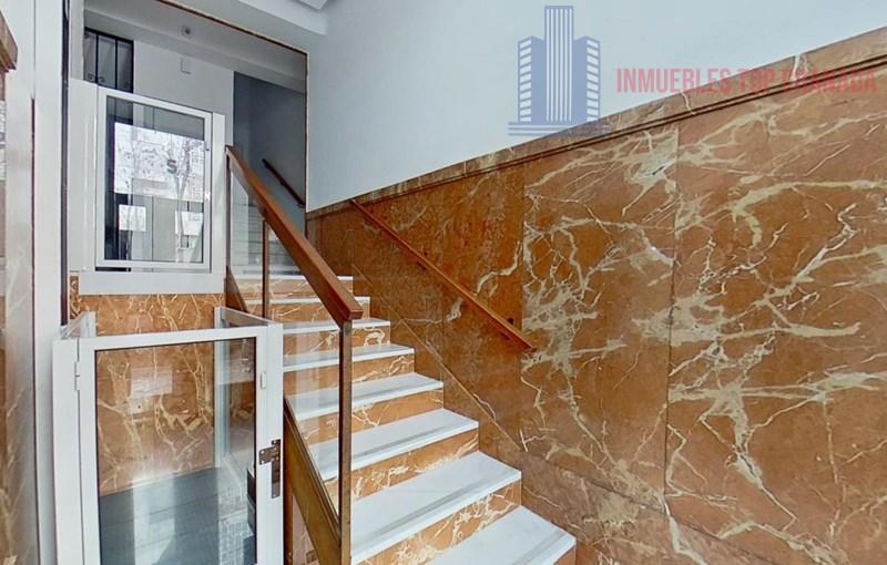 For sale of flat in Granada