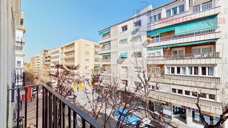 For sale of flat in Granada