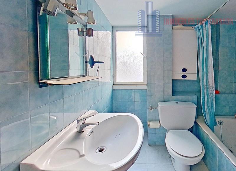 For sale of flat in Granada