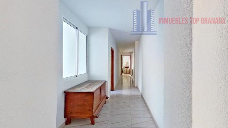 For sale of flat in Granada