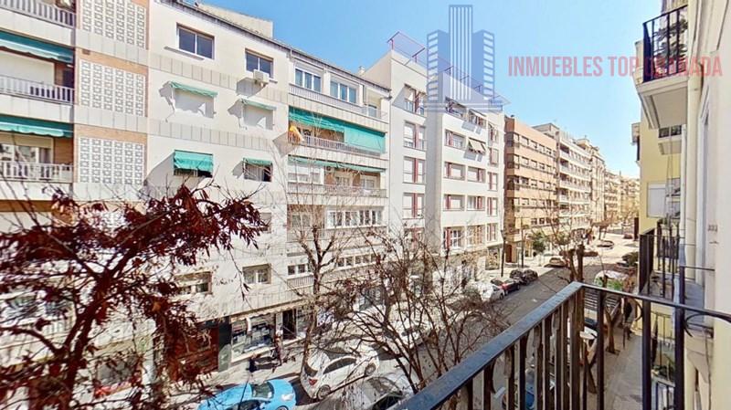 For sale of flat in Granada