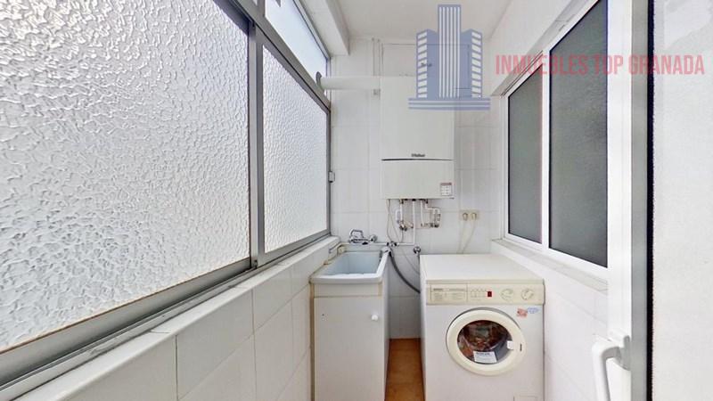 For sale of flat in Granada