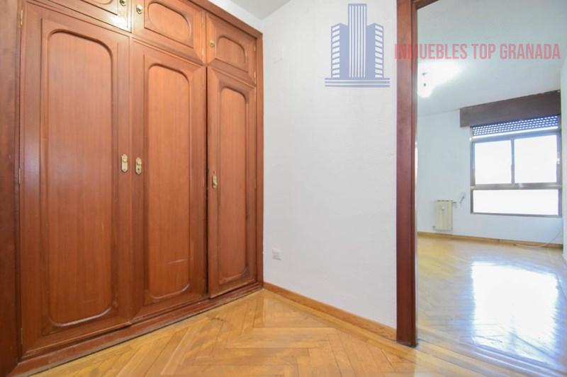 Venta de piso en Granada