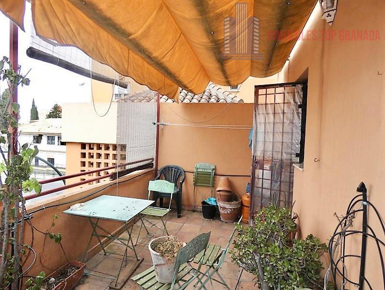 For sale of house in Granada