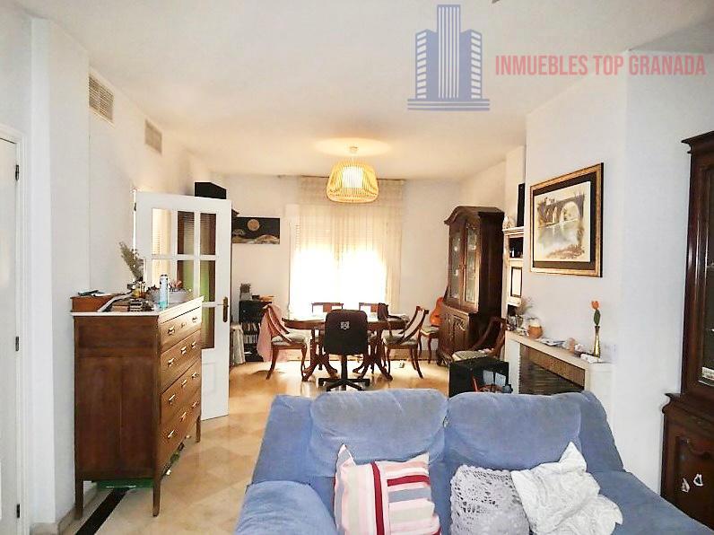 For sale of house in Granada