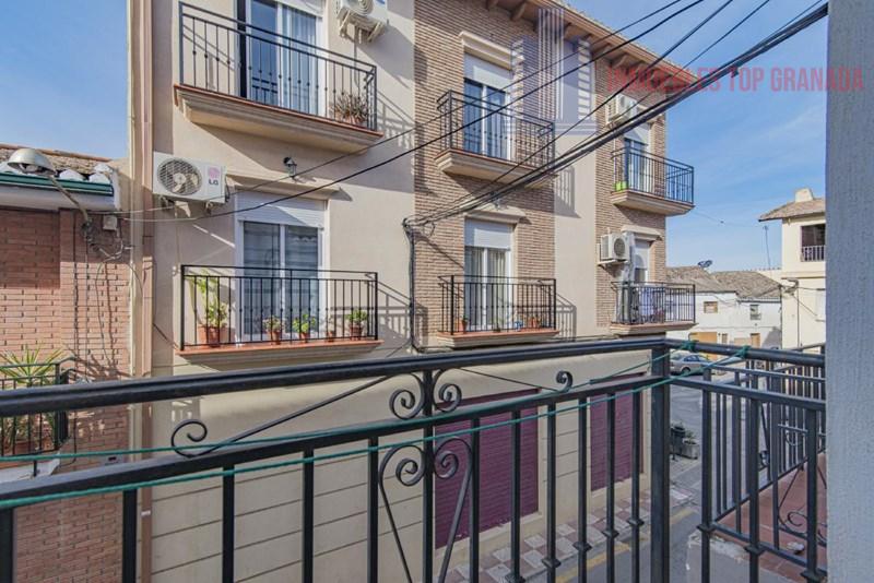 For sale of flat in Cúllar Vega