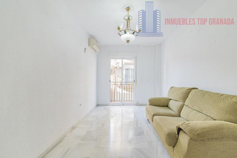 For sale of flat in Cúllar Vega