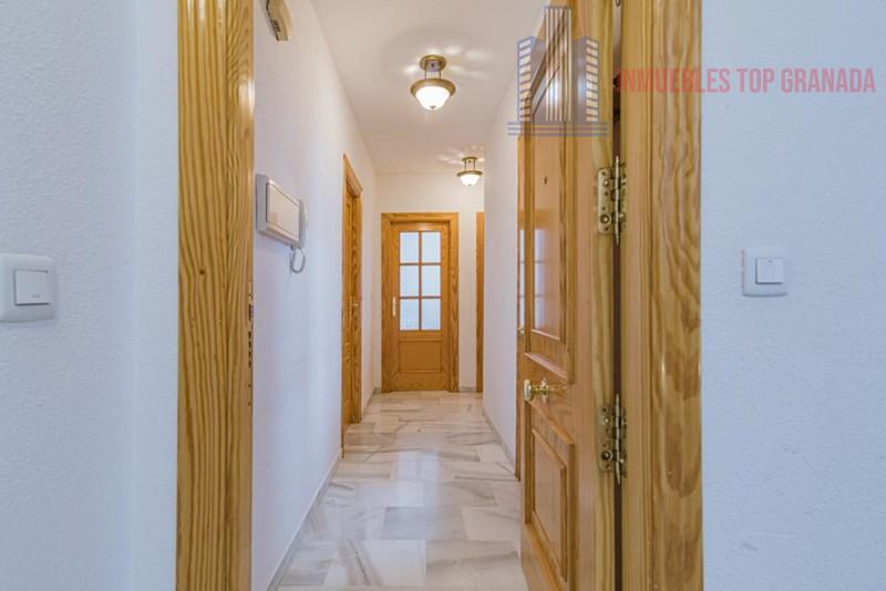 For sale of flat in Cúllar Vega