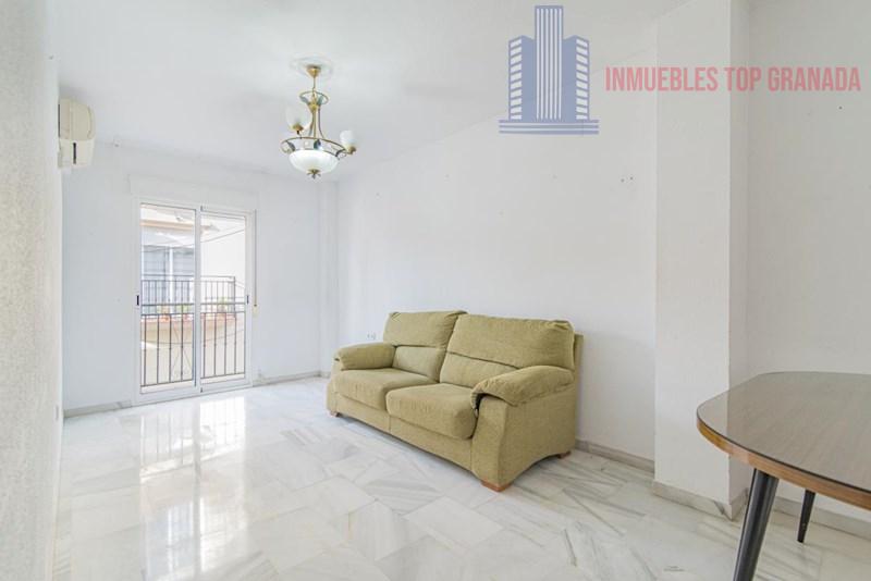 For sale of flat in Cúllar Vega