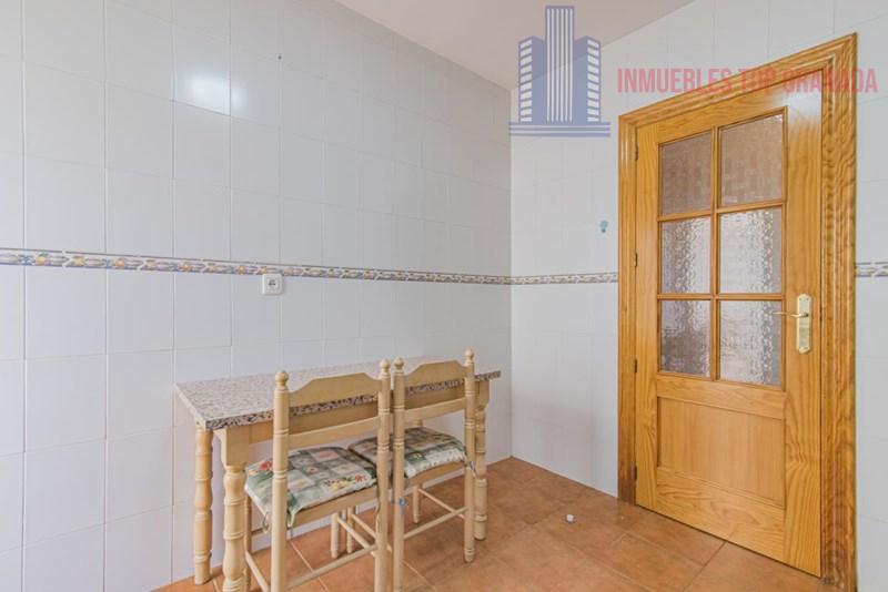 For sale of flat in Cúllar Vega