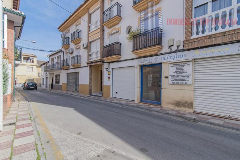 For sale of flat in Cúllar Vega