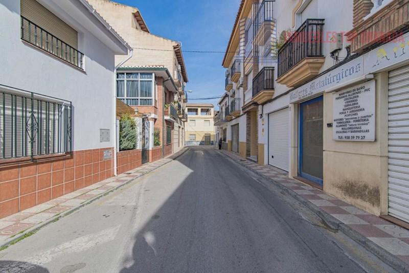 For sale of flat in Cúllar Vega