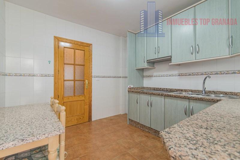 For sale of flat in Cúllar Vega